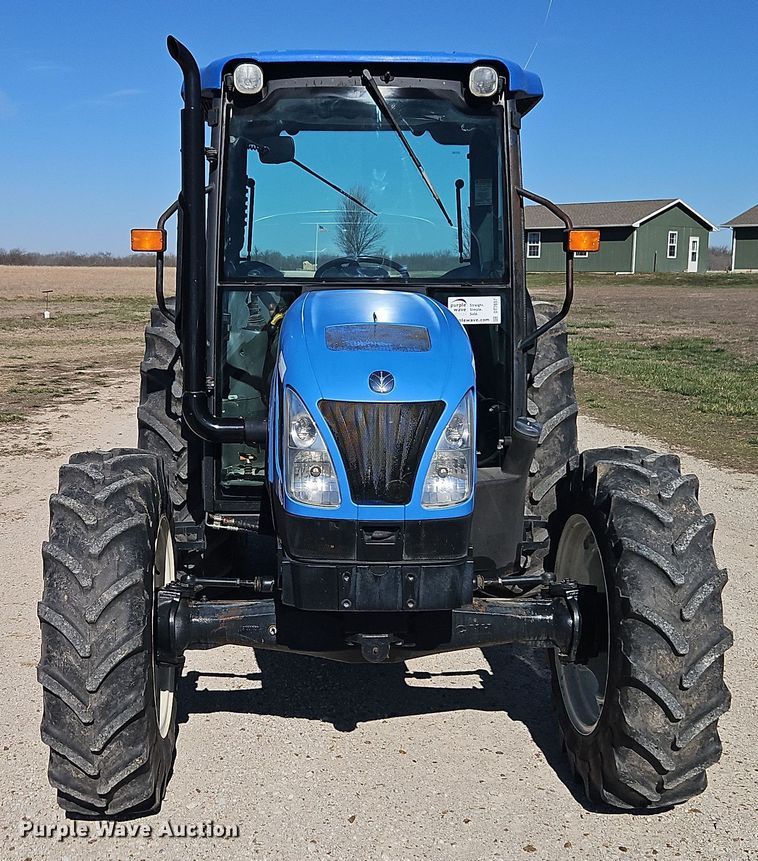 image for item DT7657 2006 New Holland TN95DA MFWD tractor