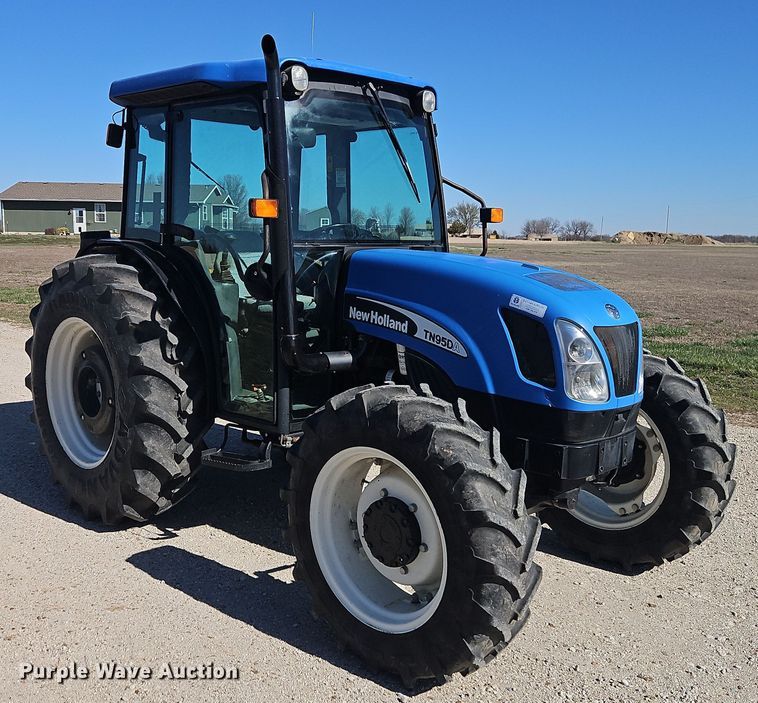 image for item DT7657 2006 New Holland TN95DA MFWD tractor