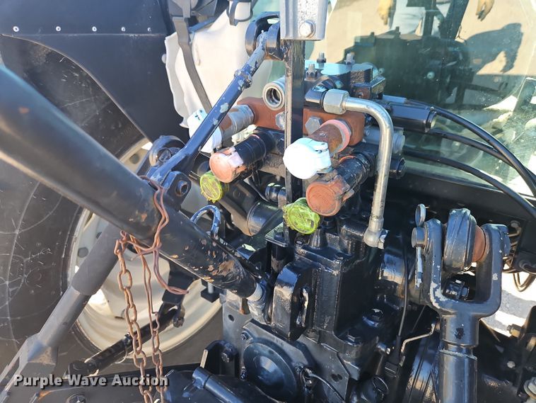 image for item DT7657 2006 New Holland TN95DA MFWD tractor