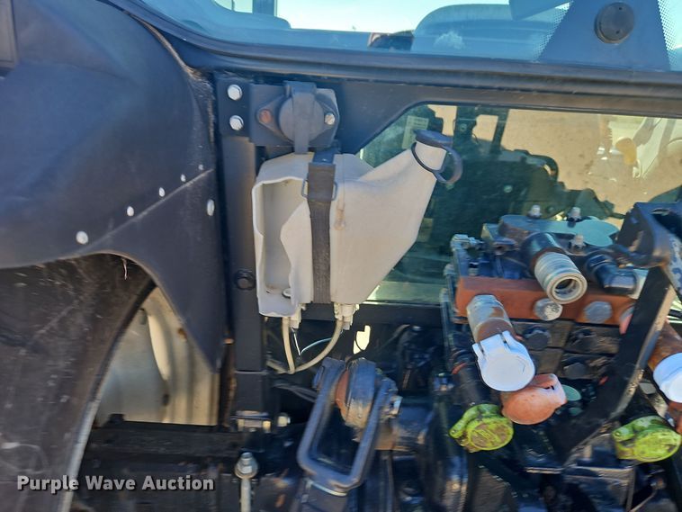 image for item DT7657 2006 New Holland TN95DA MFWD tractor