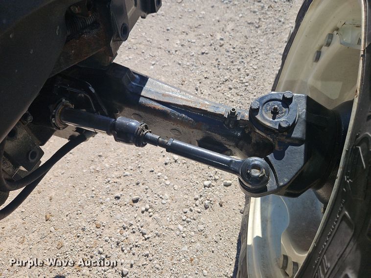 image for item DT7657 2006 New Holland TN95DA MFWD tractor