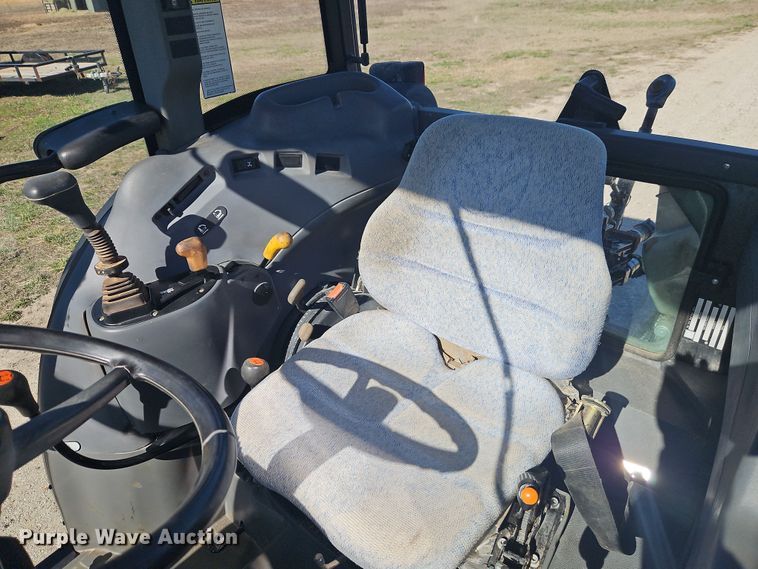 image for item DT7657 2006 New Holland TN95DA MFWD tractor