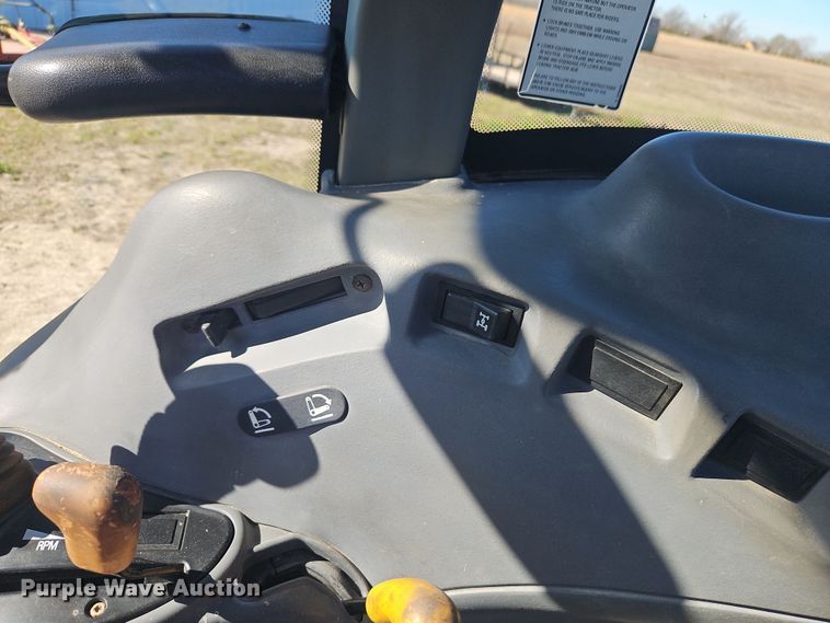 image for item DT7657 2006 New Holland TN95DA MFWD tractor