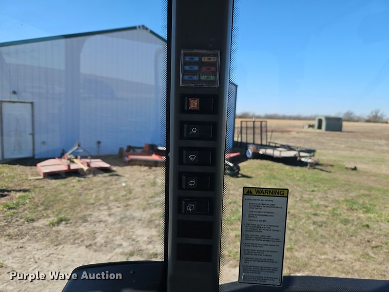 image for item DT7657 2006 New Holland TN95DA MFWD tractor