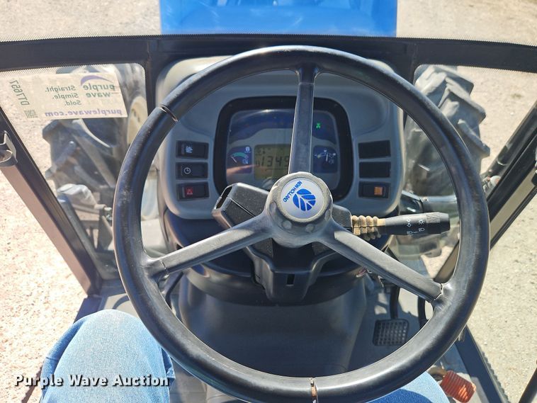 image for item DT7657 2006 New Holland TN95DA MFWD tractor