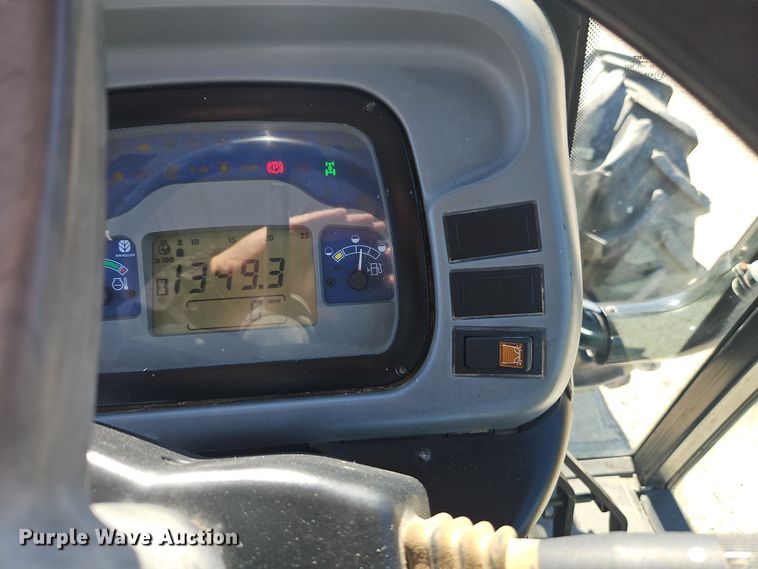 image for item DT7657 2006 New Holland TN95DA MFWD tractor