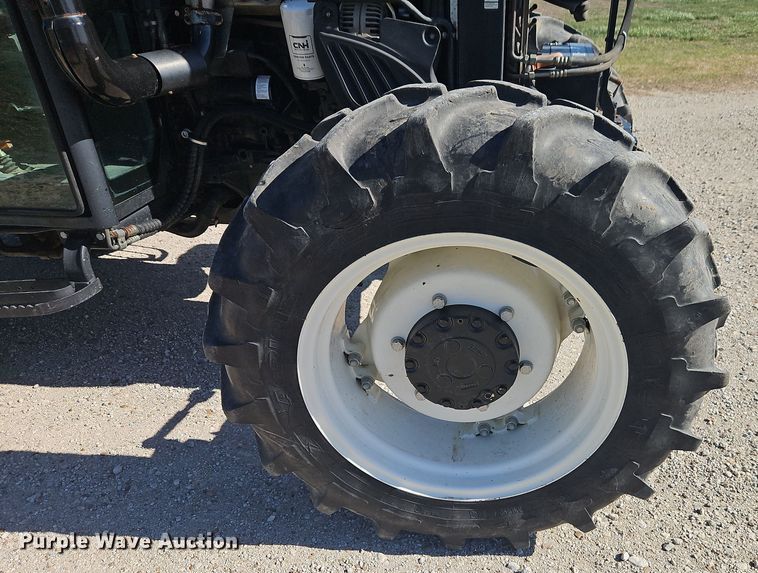 image for item DT7657 2006 New Holland TN95DA MFWD tractor