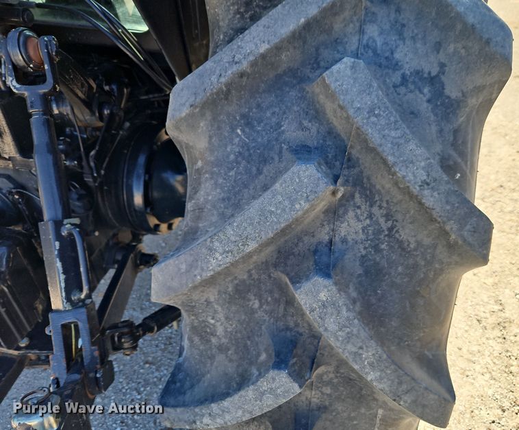 image for item DT7657 2006 New Holland TN95DA MFWD tractor