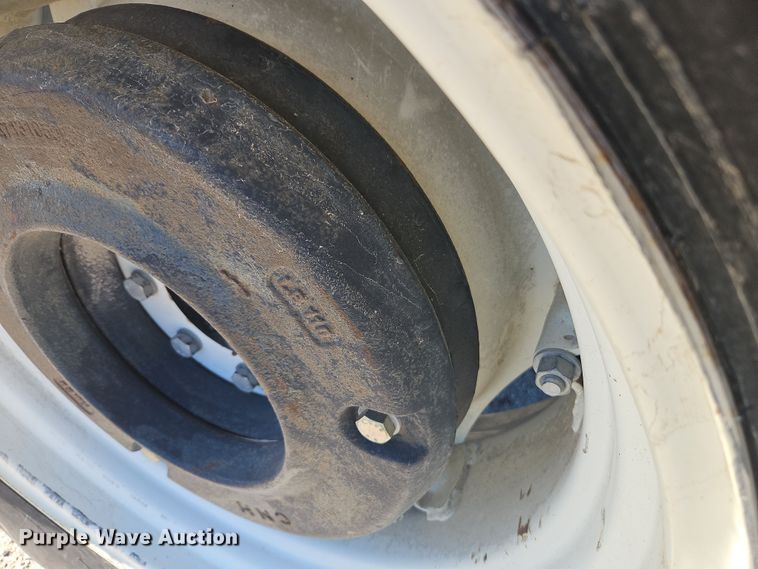 image for item DT7657 2006 New Holland TN95DA MFWD tractor