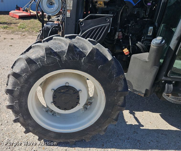 image for item DT7657 2006 New Holland TN95DA MFWD tractor