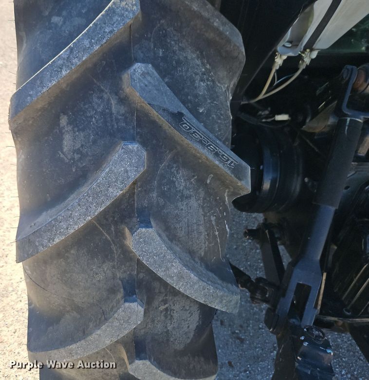 image for item DT7657 2006 New Holland TN95DA MFWD tractor