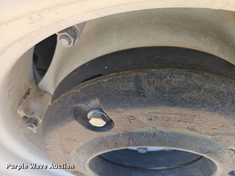 image for item DT7657 2006 New Holland TN95DA MFWD tractor