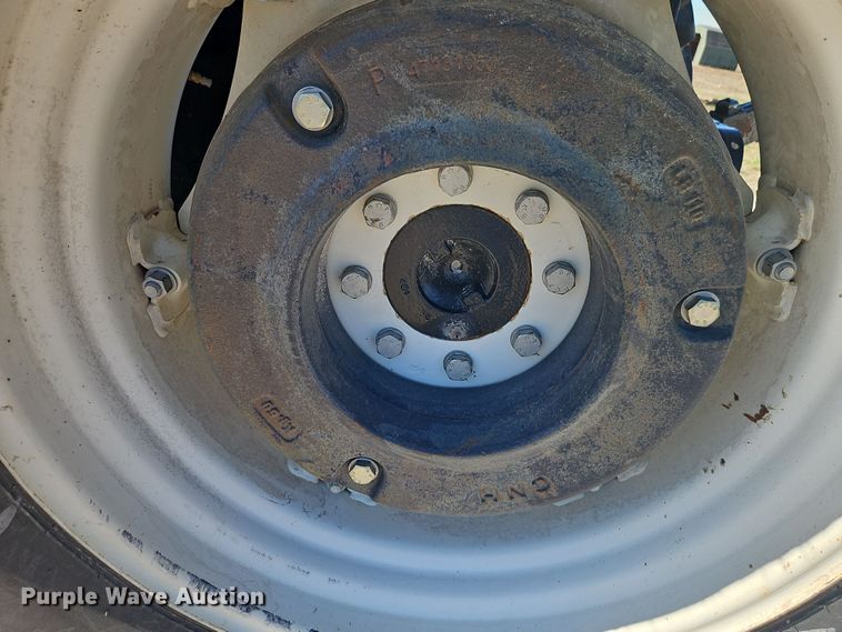 image for item DT7657 2006 New Holland TN95DA MFWD tractor