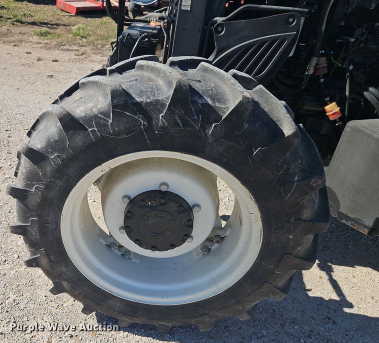 image for item DT7657 2006 New Holland TN95DA MFWD tractor