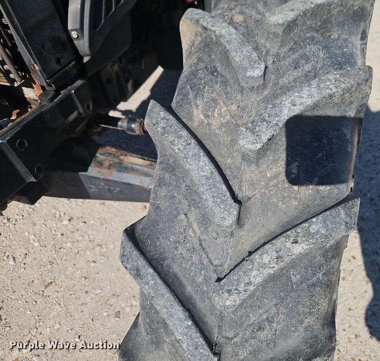 image for item DT7657 2006 New Holland TN95DA MFWD tractor