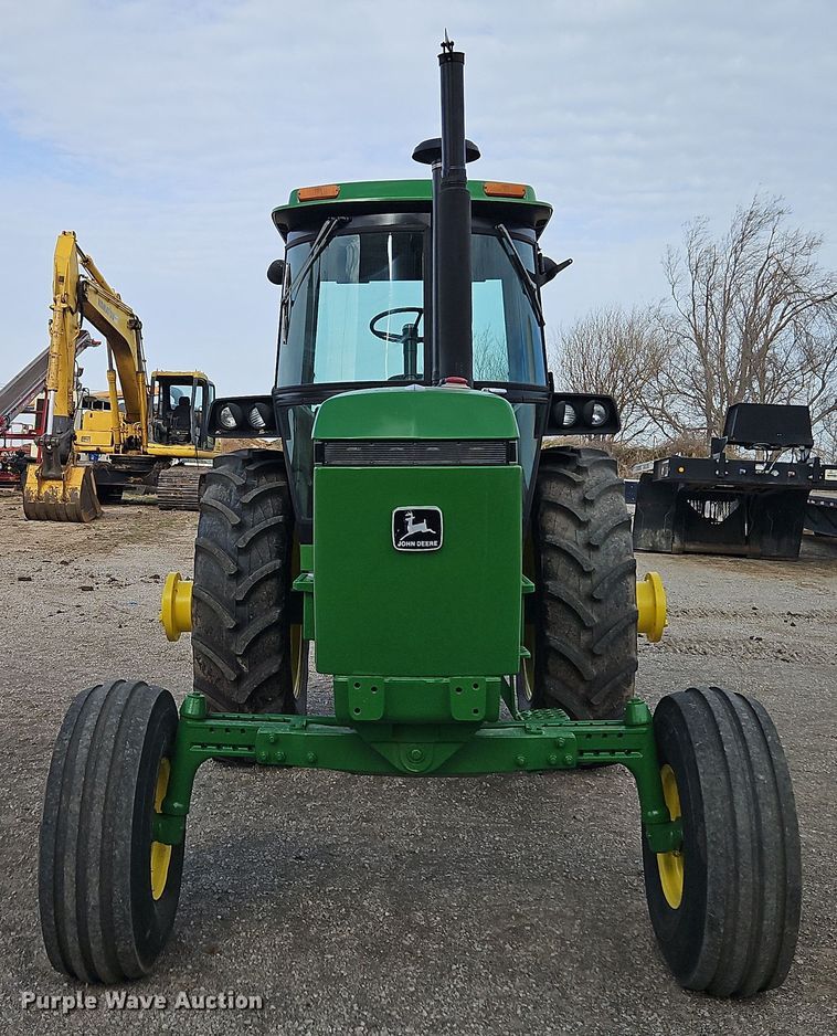 image for item DT7659 1983 John Deere 4450 tractor