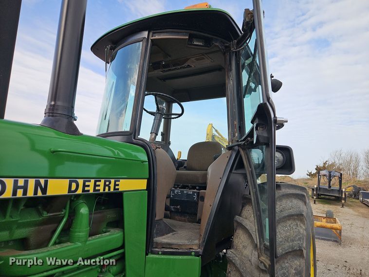 image for item DT7659 1983 John Deere 4450 tractor
