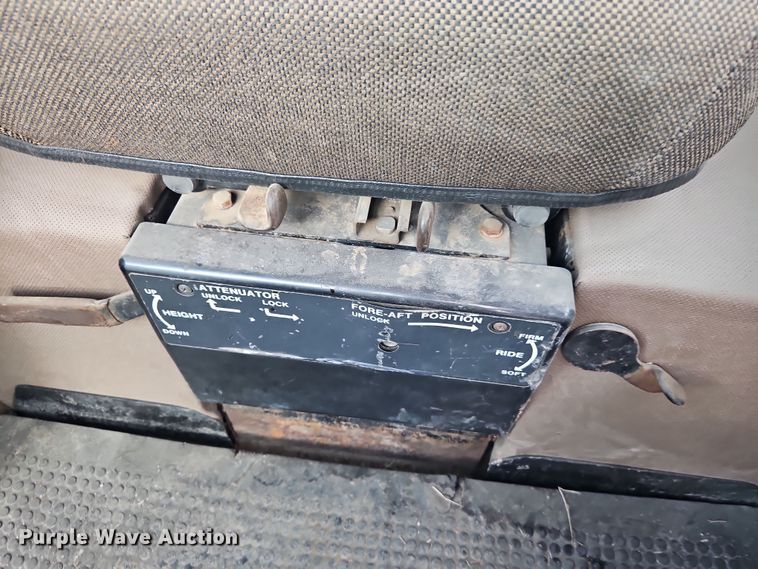 image for item DT7659 1983 John Deere 4450 tractor