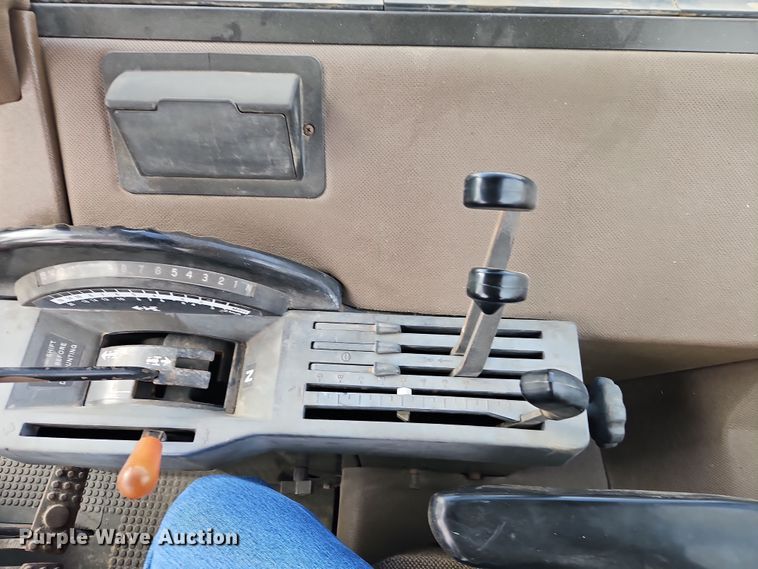 image for item DT7659 1983 John Deere 4450 tractor