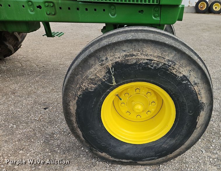 image for item DT7659 1983 John Deere 4450 tractor