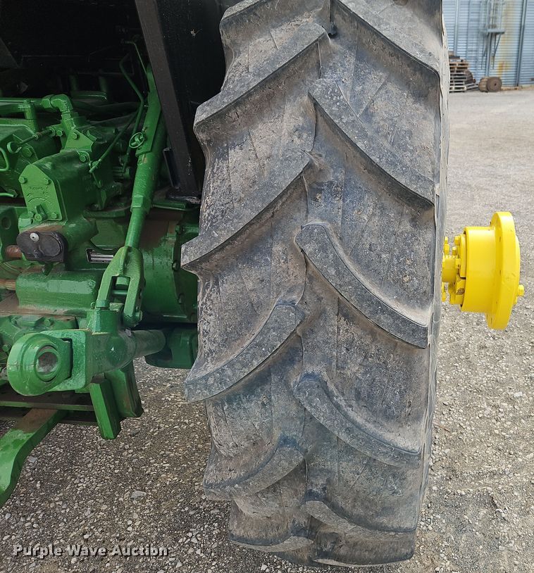 image for item DT7659 1983 John Deere 4450 tractor