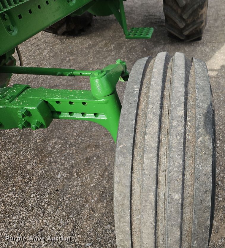 image for item DT7659 1983 John Deere 4450 tractor