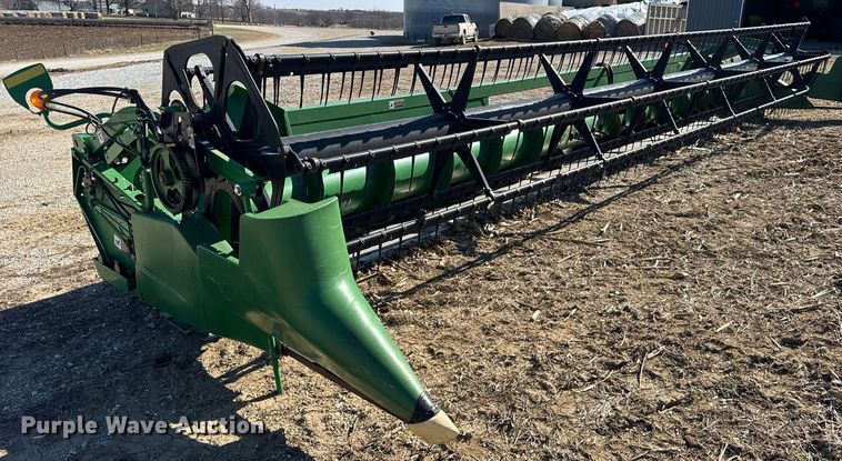 image for item DU3371 2006 John Deere 630F flex head