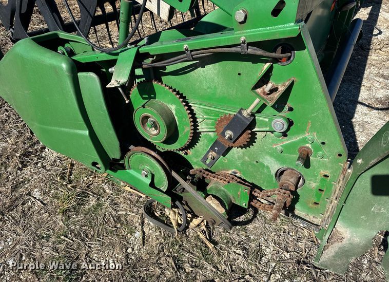 image for item DU3371 2006 John Deere 630F flex head