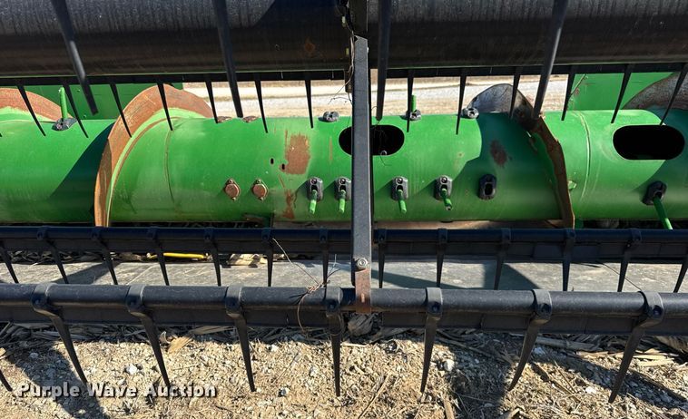 image for item DU3371 2006 John Deere 630F flex head