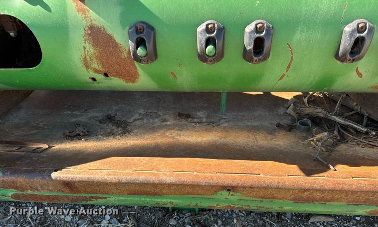 image for item DU3371 2006 John Deere 630F flex head