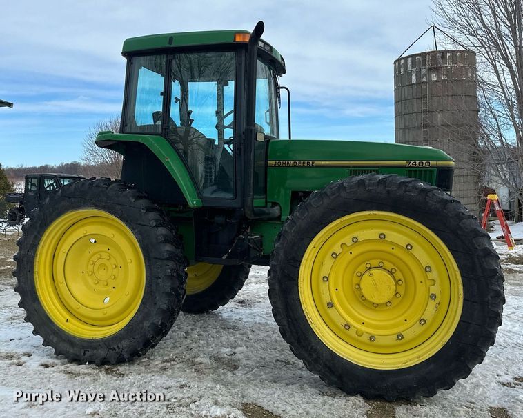 image for item DV0643 1996 John Deere 7400 MFWD tractor