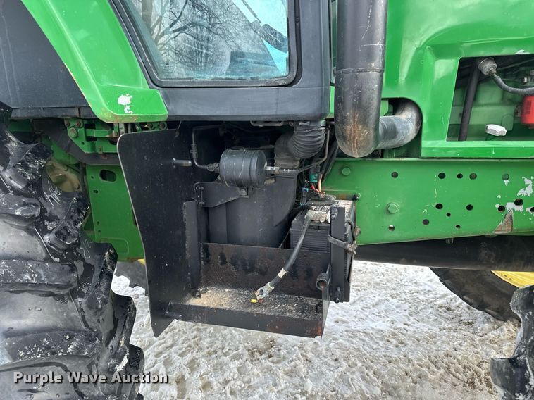 image for item DV0643 1996 John Deere 7400 MFWD tractor