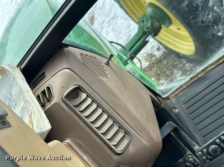 image for item DV0643 1996 John Deere 7400 MFWD tractor