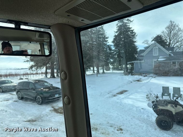 image for item DV0643 1996 John Deere 7400 MFWD tractor