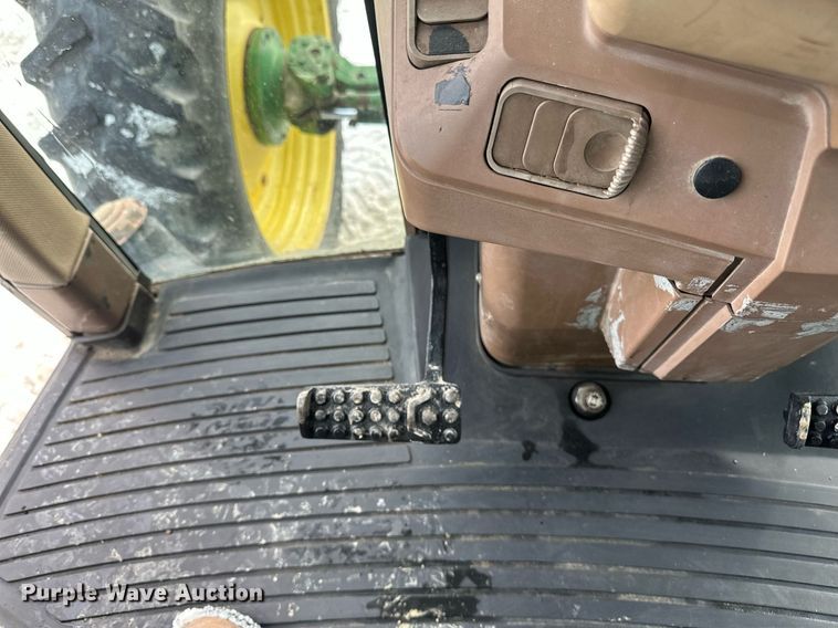 image for item DV0643 1996 John Deere 7400 MFWD tractor