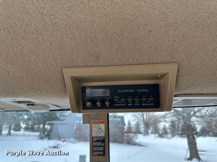 image for item DV0643 1996 John Deere 7400 MFWD tractor