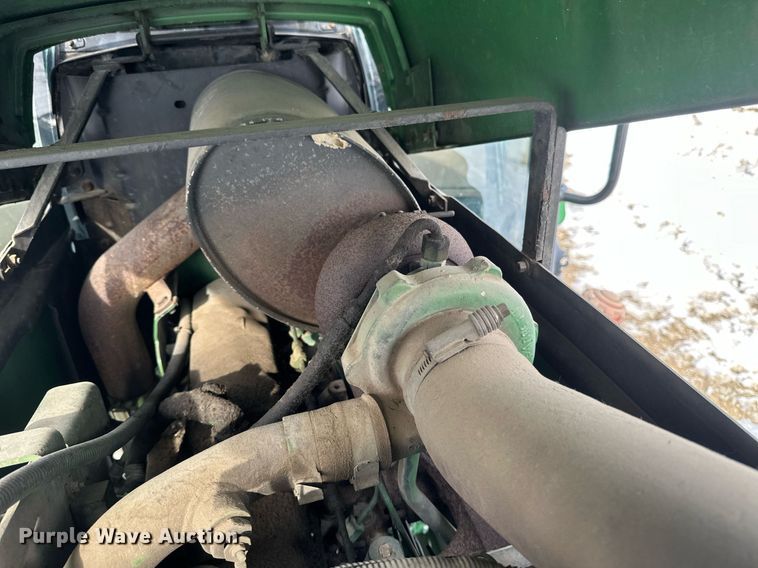 image for item DV0643 1996 John Deere 7400 MFWD tractor