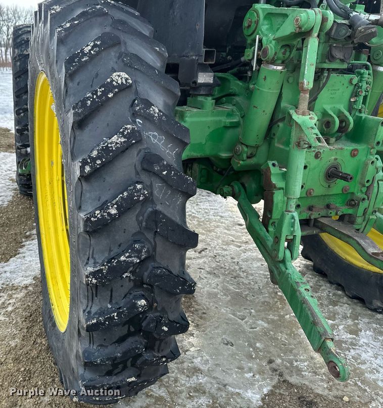 image for item DV0643 1996 John Deere 7400 MFWD tractor