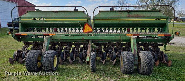 image for item DV1340 John Deere 1560 no-till grain drill