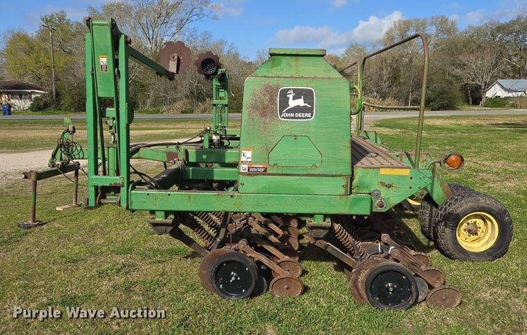image for item DV1340 John Deere 1560 no-till grain drill