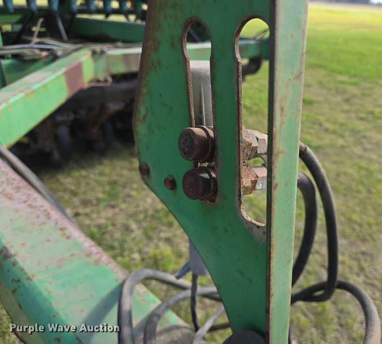 image for item DV1340 John Deere 1560 no-till grain drill