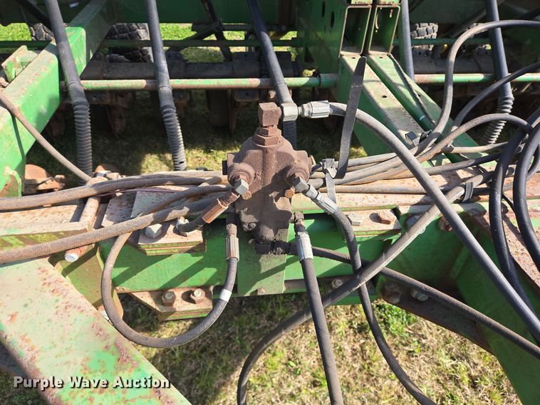 image for item DV1340 John Deere 1560 no-till grain drill
