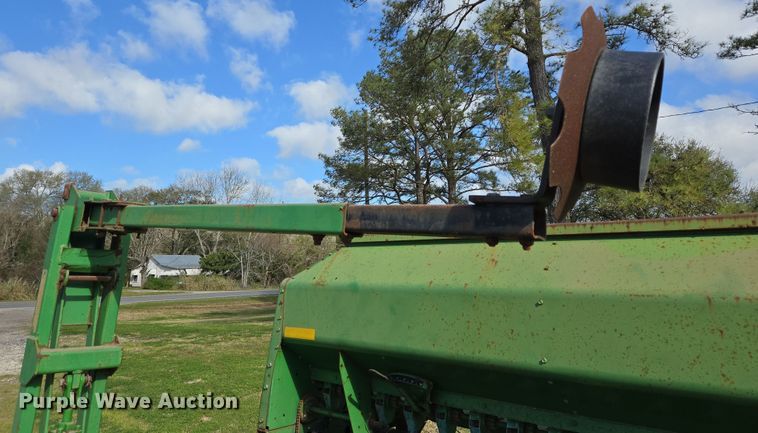 image for item DV1340 John Deere 1560 no-till grain drill