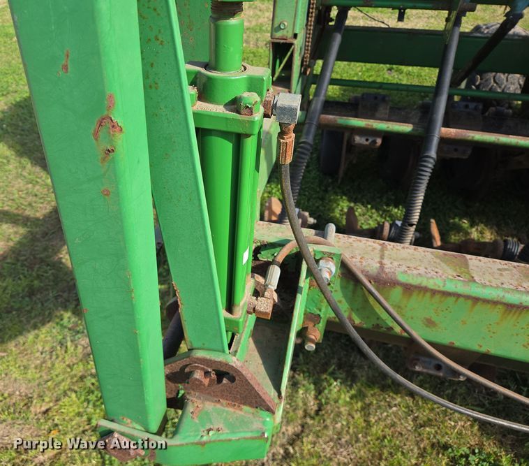 image for item DV1340 John Deere 1560 no-till grain drill