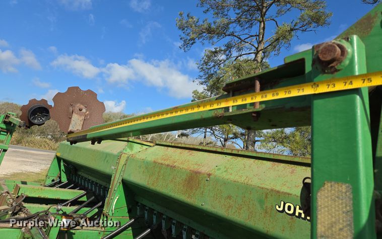 image for item DV1340 John Deere 1560 no-till grain drill