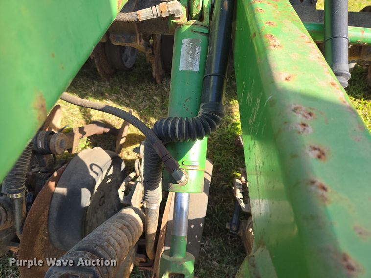 image for item DV1340 John Deere 1560 no-till grain drill