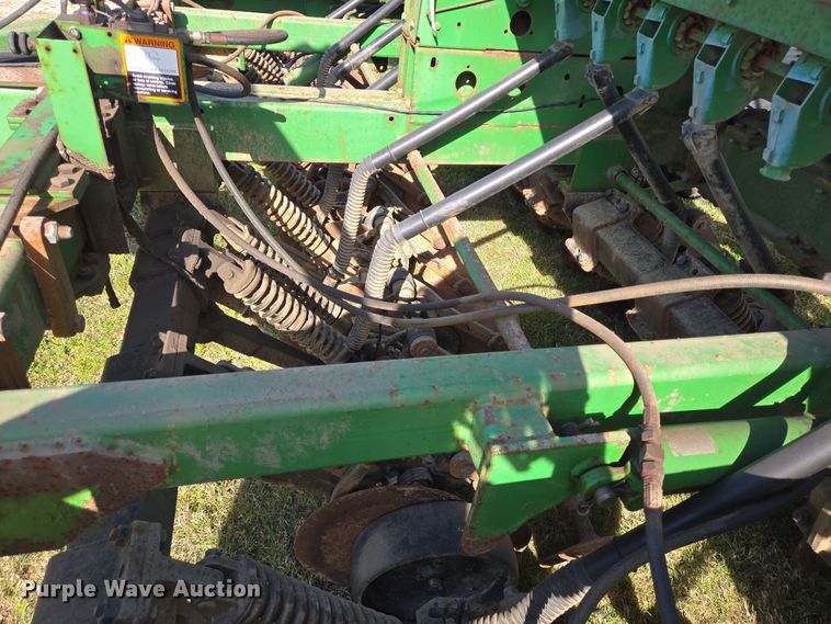 image for item DV1340 John Deere 1560 no-till grain drill