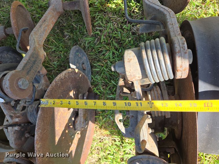 image for item DV1340 John Deere 1560 no-till grain drill