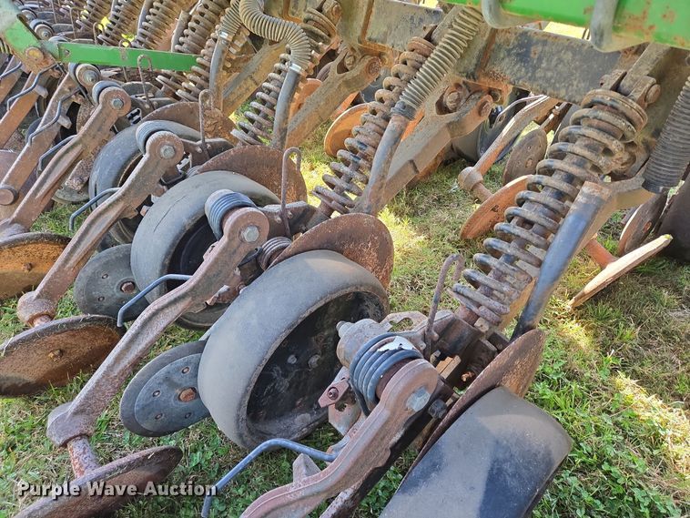 image for item DV1340 John Deere 1560 no-till grain drill
