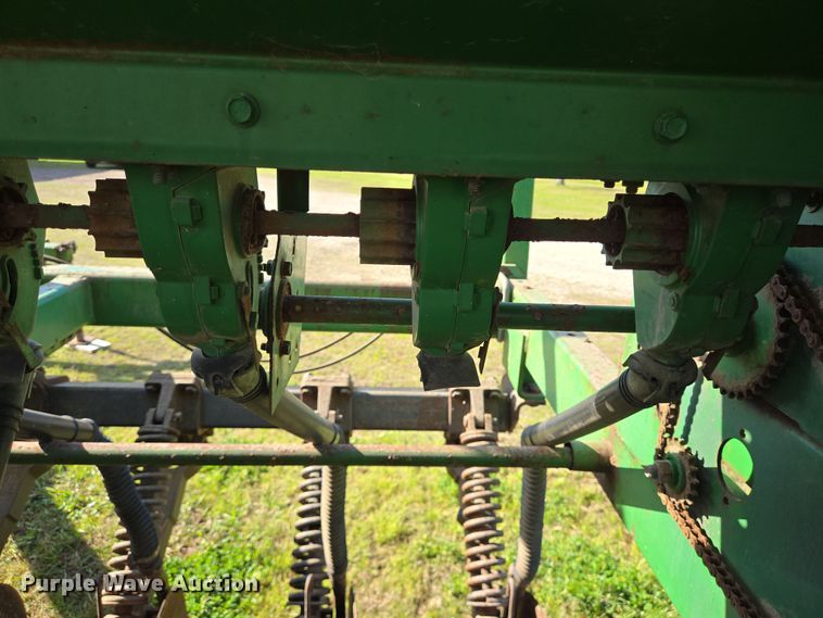 image for item DV1340 John Deere 1560 no-till grain drill